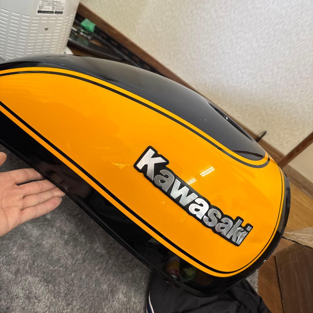 ニッキー　kawasaki ゼファー750 ガソリンタンク　イエローボール