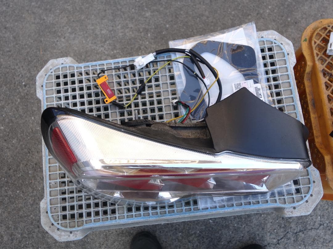 オマケ付き クリスタルアイ LED テールランプ brz zn6 86