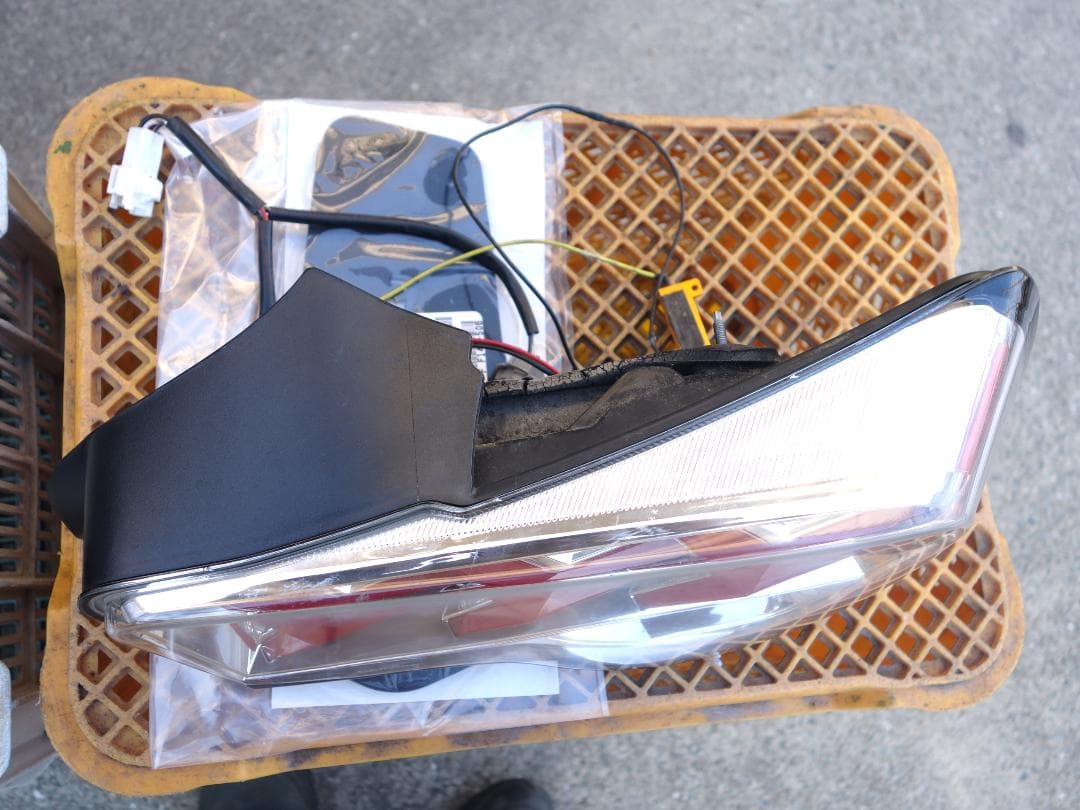 オマケ付き クリスタルアイ LED テールランプ brz zn6 86