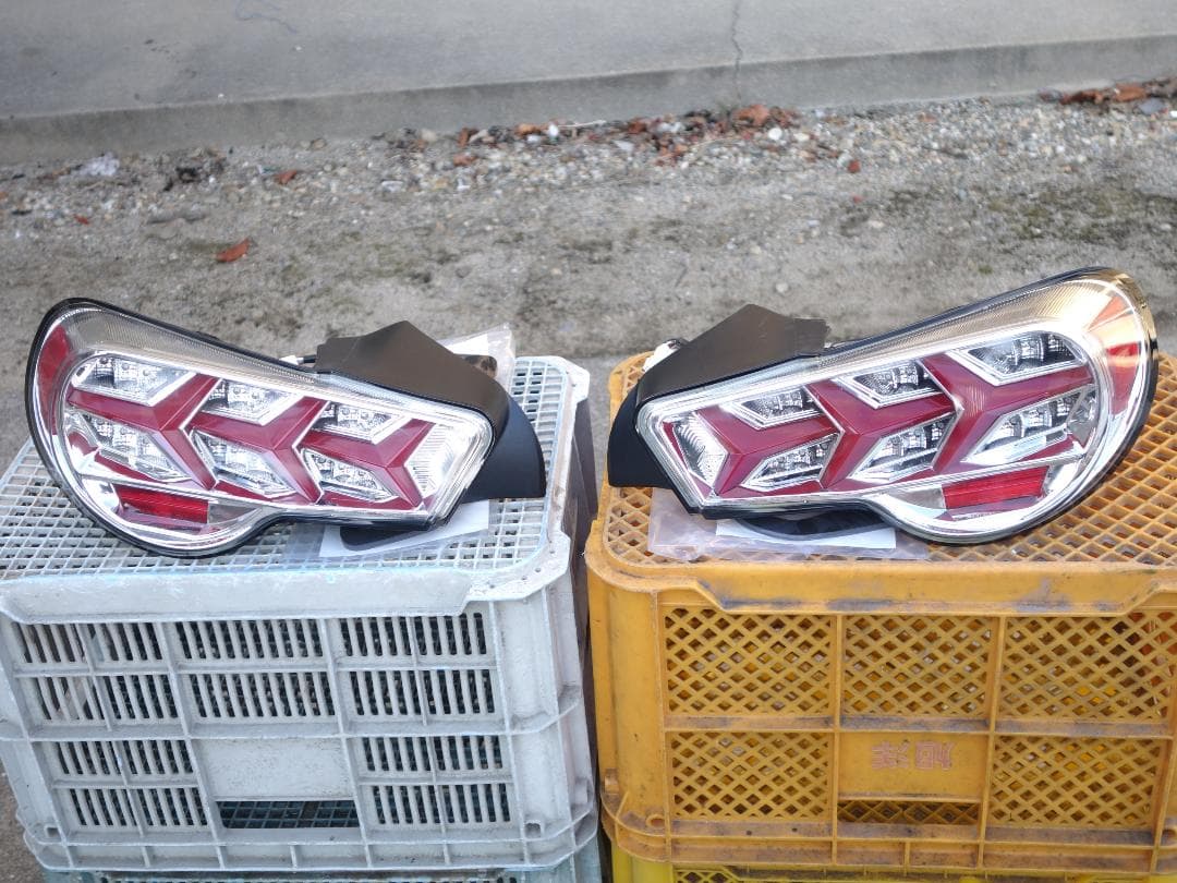 オマケ付き クリスタルアイ LED テールランプ brz zn6 86