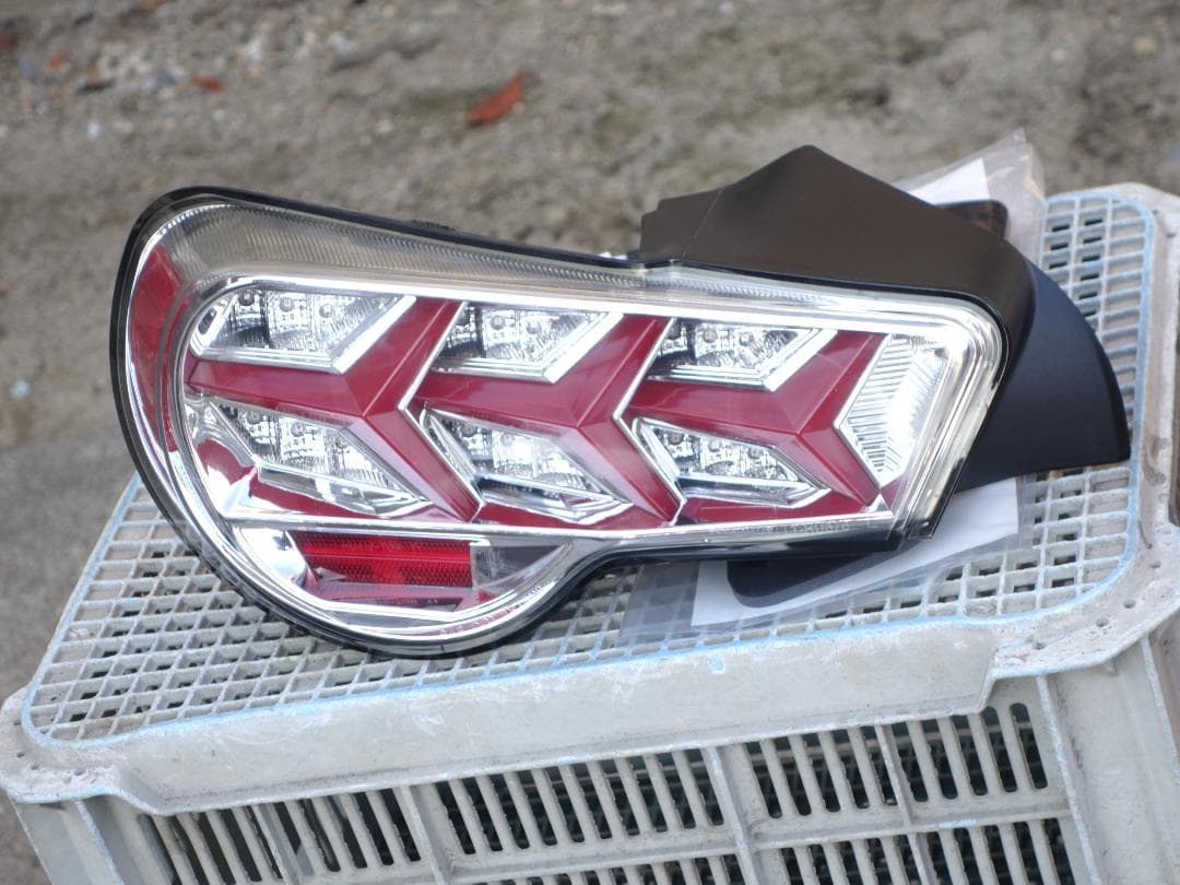 オマケ付き クリスタルアイ LED テールランプ brz zn6 86