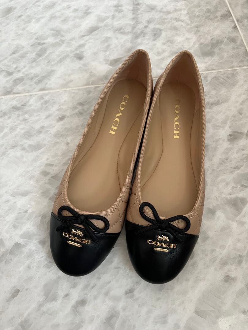 COACH リボン付きフラットシューズ サイズ5.5ベージュ/ブラック