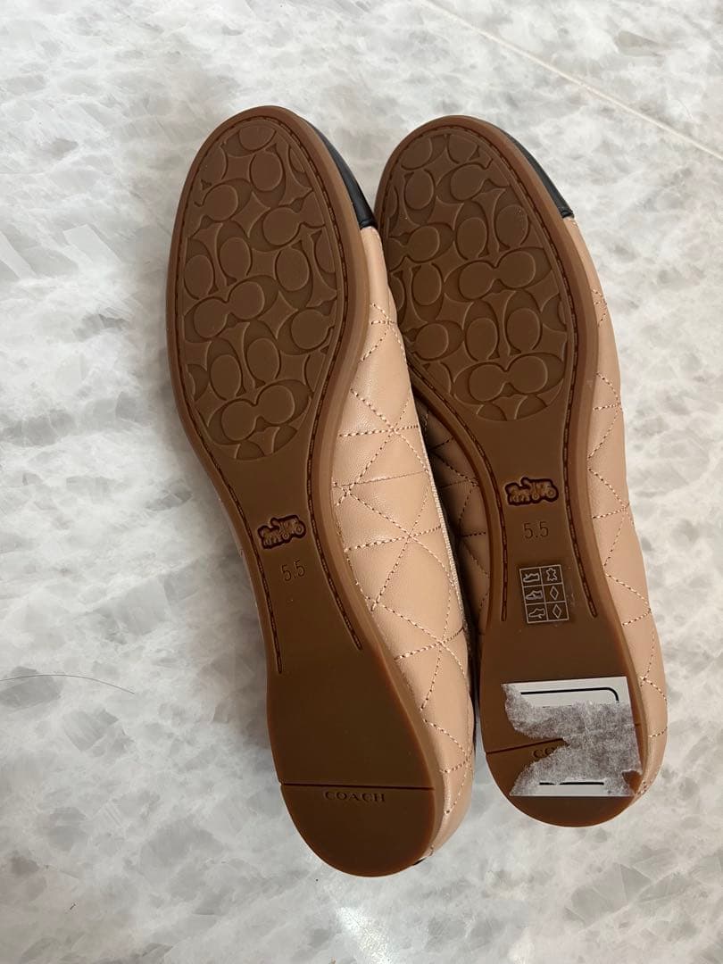 COACH リボン付きフラットシューズ サイズ5.5ベージュ/ブラック