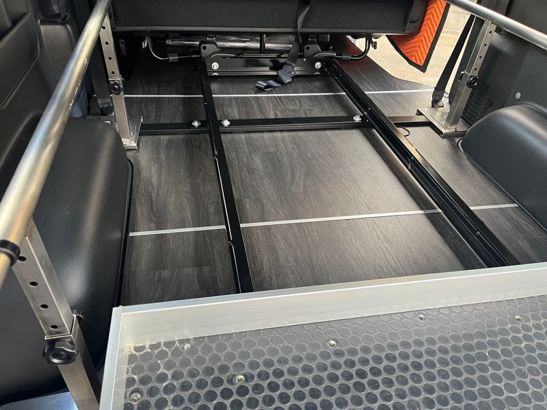 ハイエース　ユーアイビークル　スライドフロア　PJ