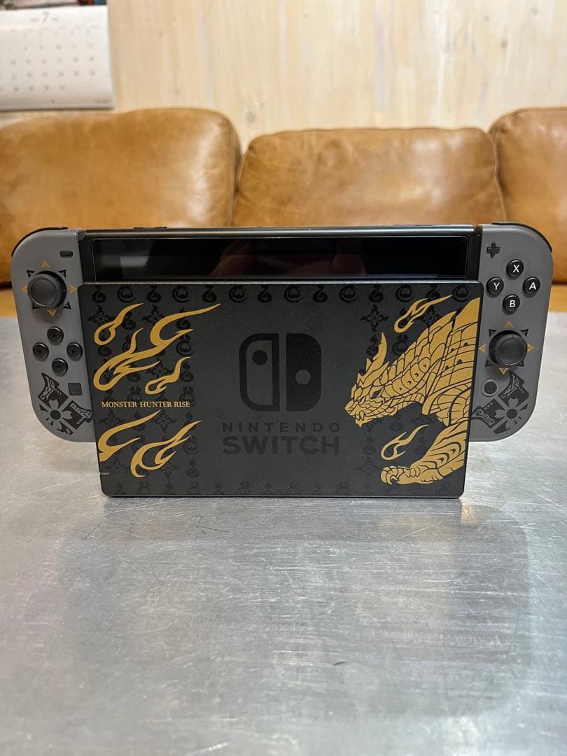 ニンテンドーswitchモンハンライズスペシャルエディションプロコンとオマケ付き