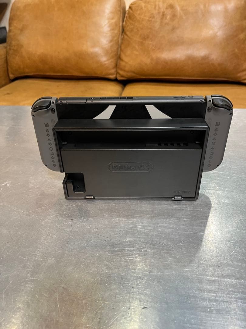 ニンテンドーswitchモンハンライズスペシャルエディションプロコンとオマケ付き