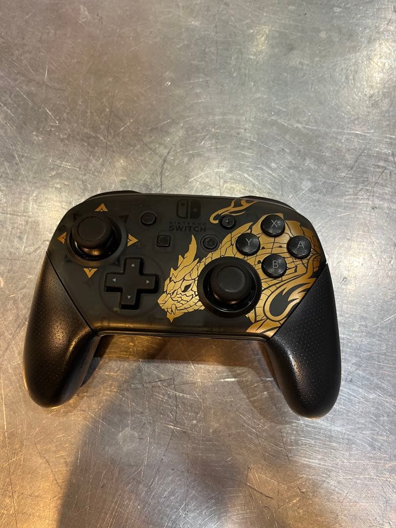 ニンテンドーswitchモンハンライズスペシャルエディションプロコンとオマケ付き