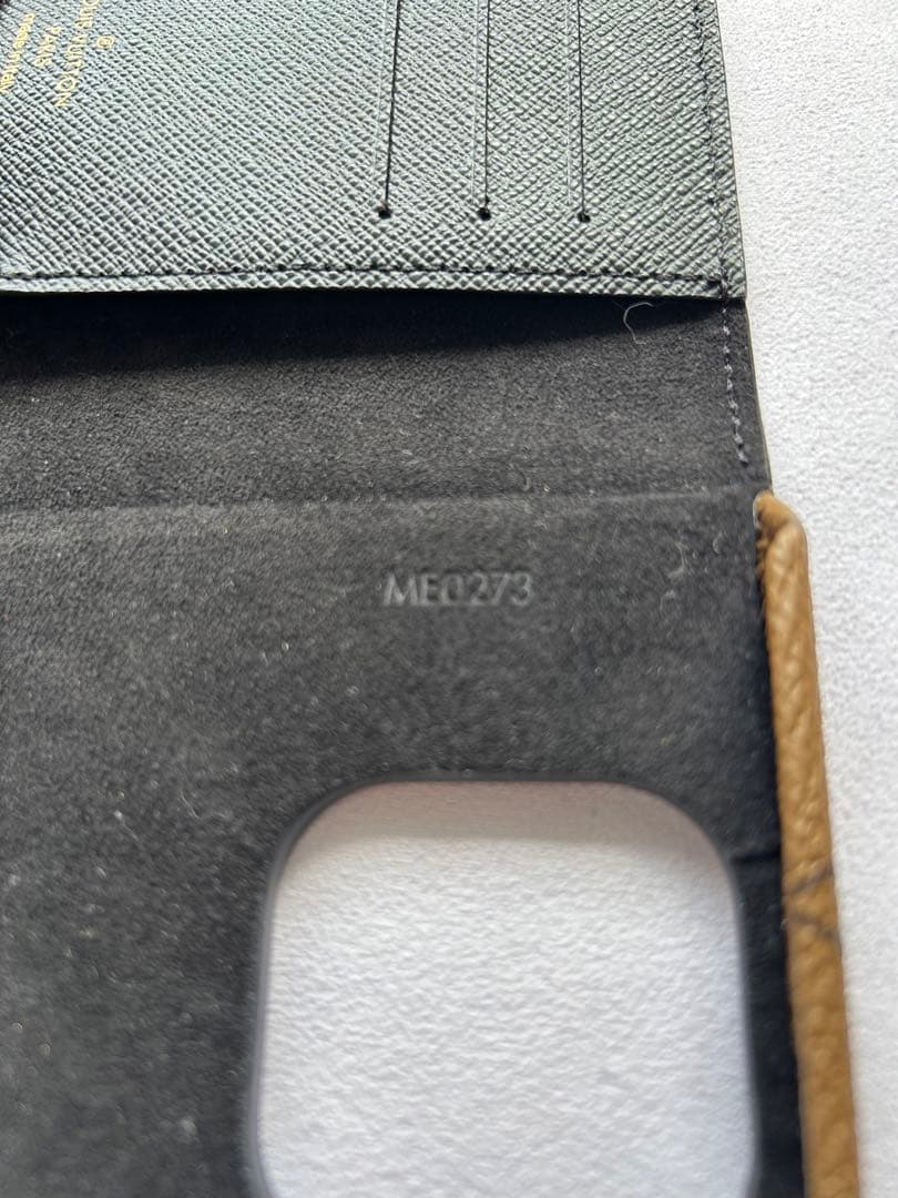 LOUIS VUITTON ルイヴィトン iPhone14 ケースM81977