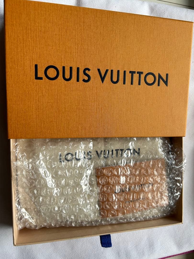 LOUIS VUITTON ルイヴィトン iPhone14 ケースM81977
