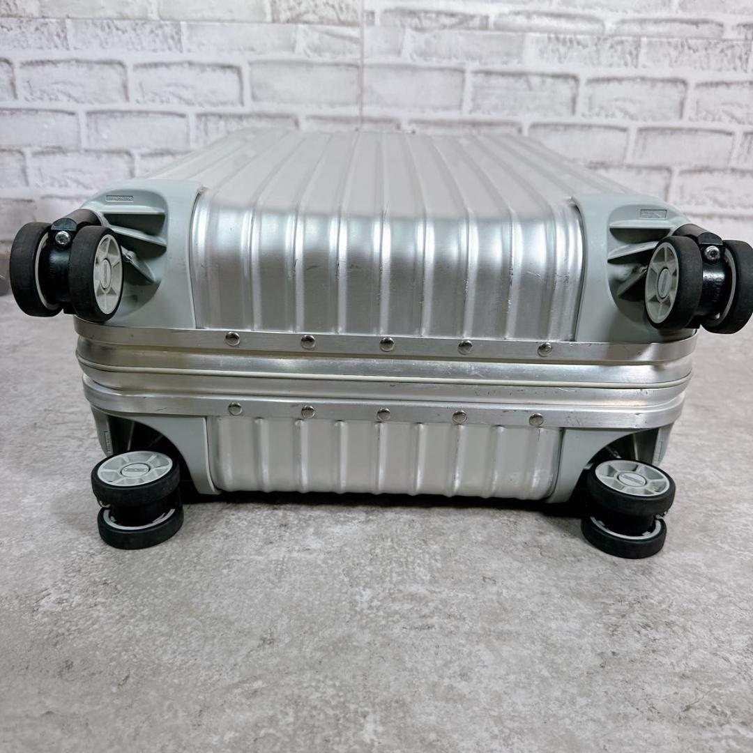 リモワ　トパーズ　4輪　機内持込　アルミ　キャリーケース　32L rimowa