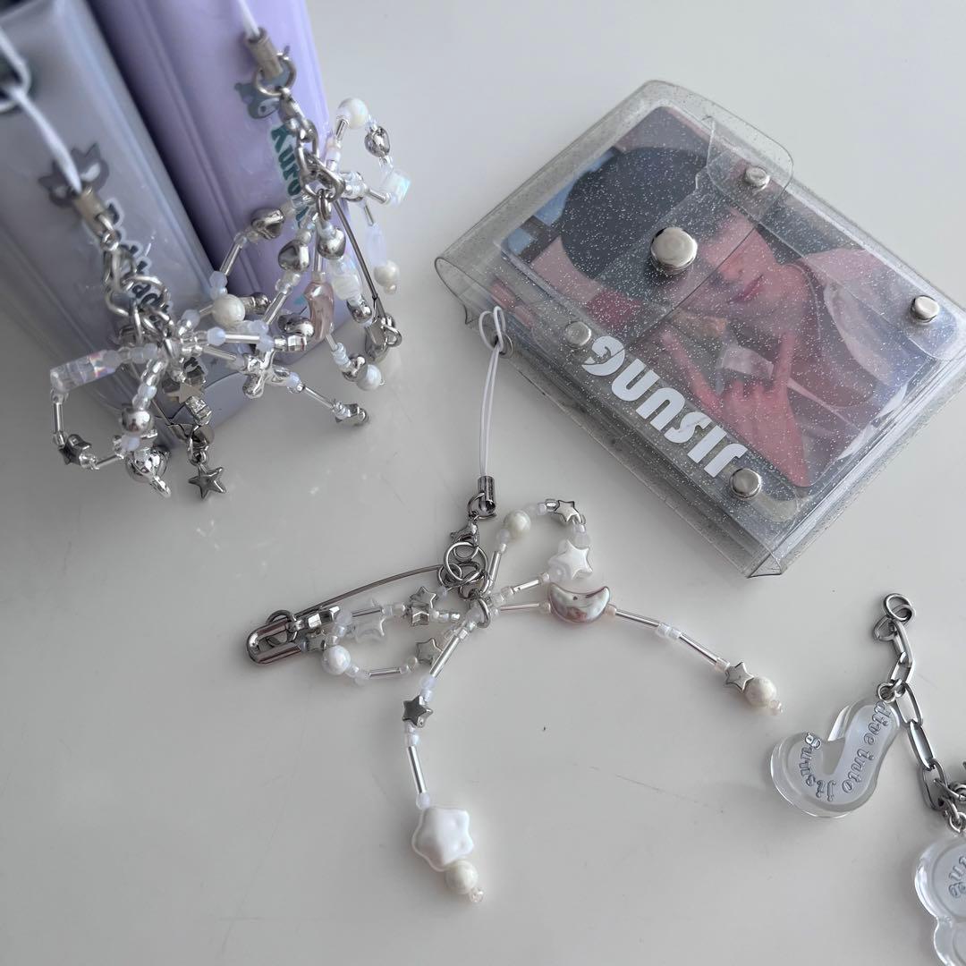 ビーズキーホルダー　オーダー　韓国　ビーズストラップ　イニシャル　NCT チソン