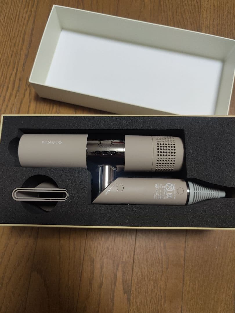 KINUJO　絹女　ヘアドライヤー　KH302　モカ　新品　未使用