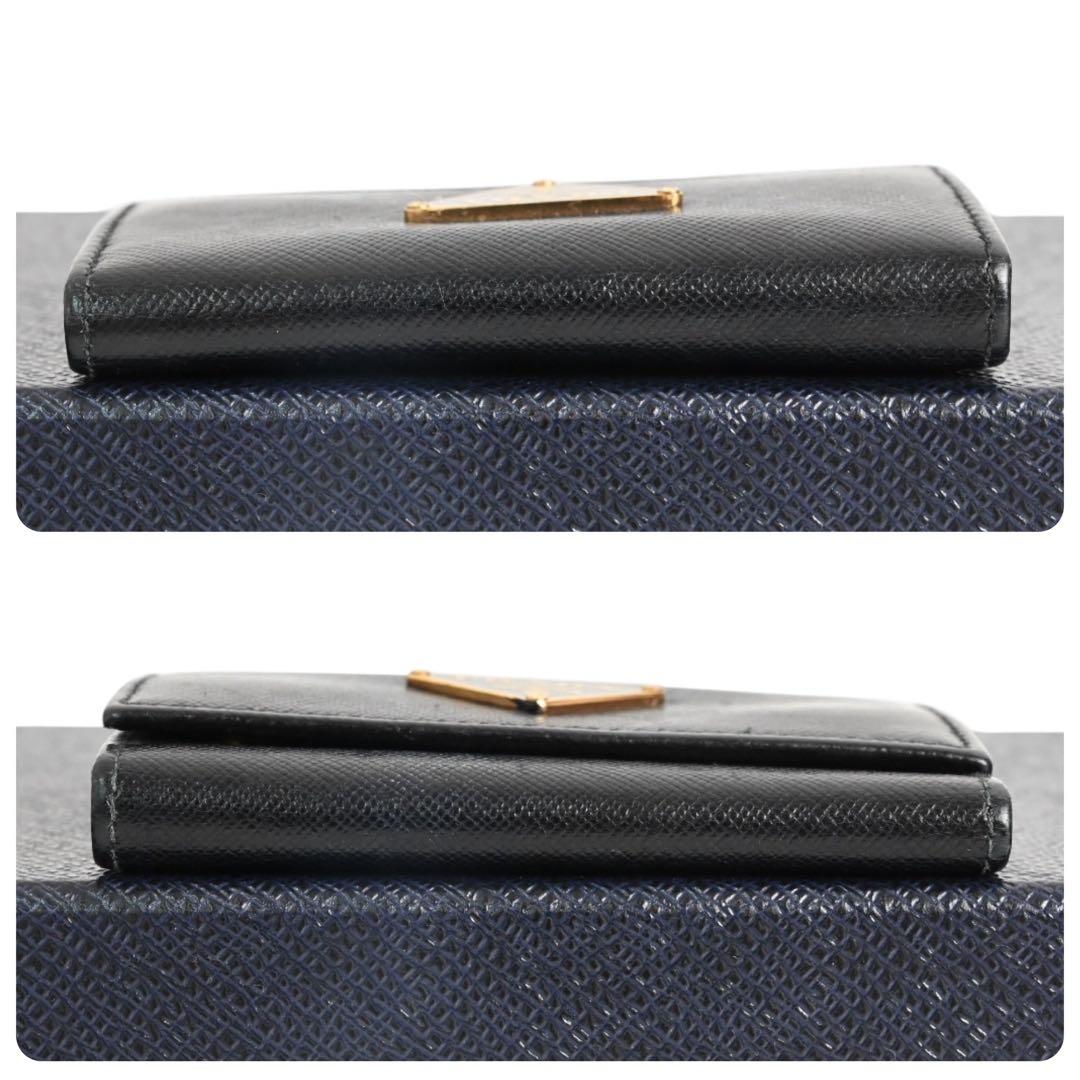 【極美品】プラダ　キーケース　レザー　黒　ブラック　サフィアーノ　財布　折財布