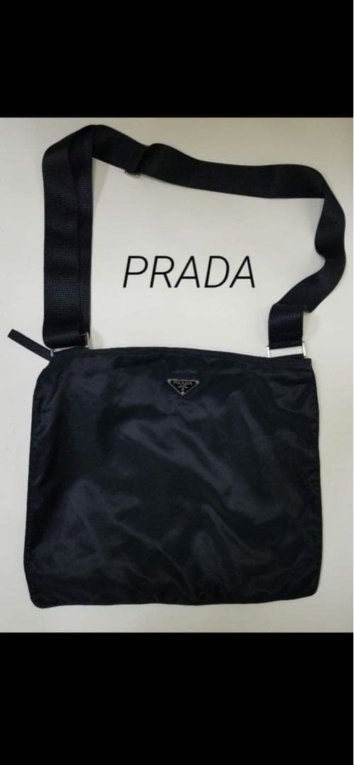 状態良好 プラダのブラックナイロンショルダーバッグ