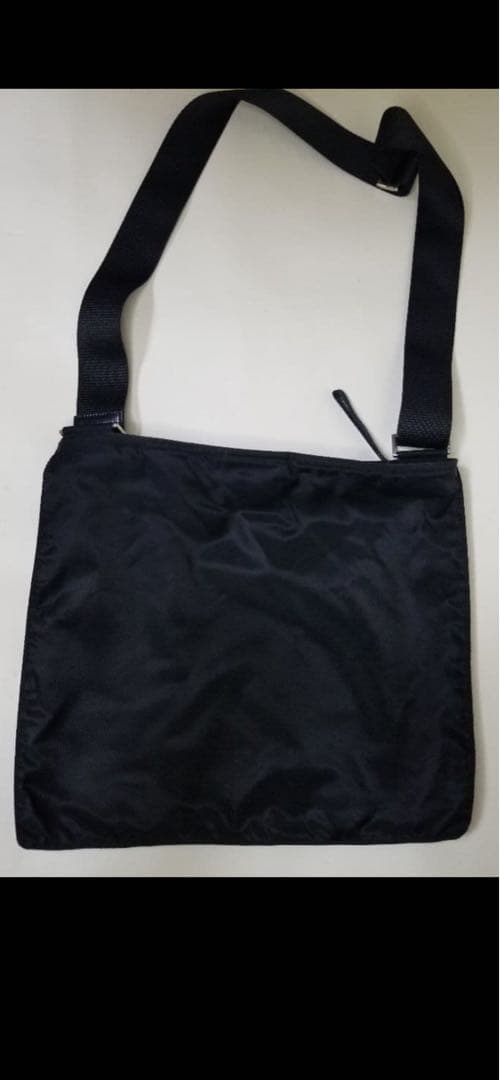 状態良好 プラダのブラックナイロンショルダーバッグ