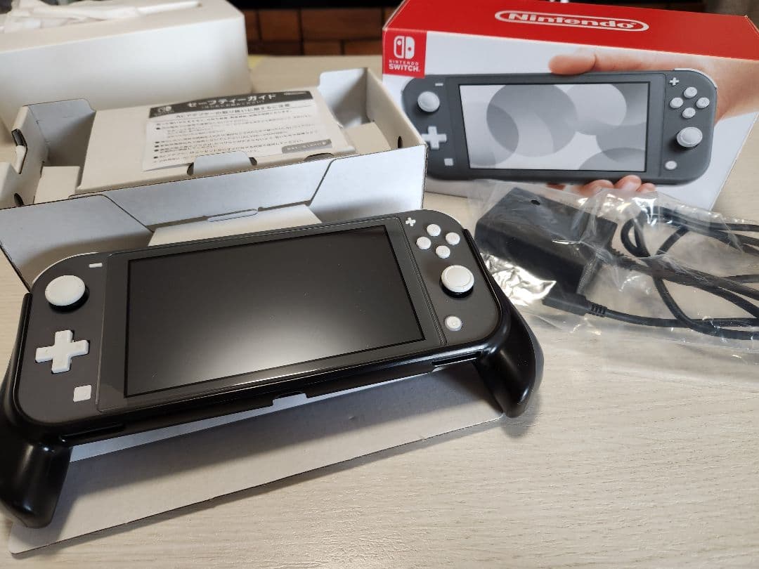 Nintendo SwitchLite グレー本体グリップカバー箱充電器付き美品