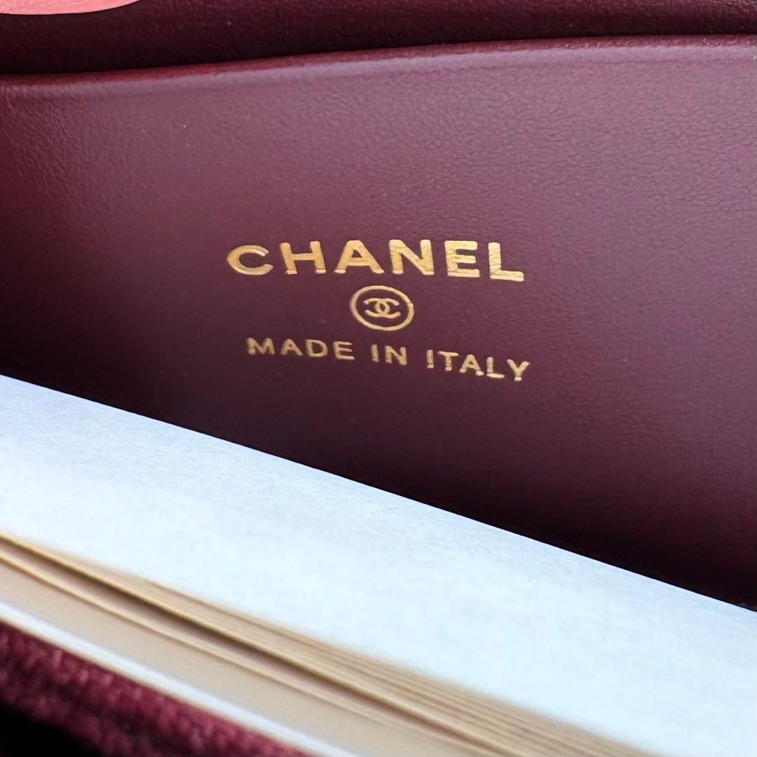 《極美品》 CHANEL マトラッセ キャビアスキン ミニウォレット