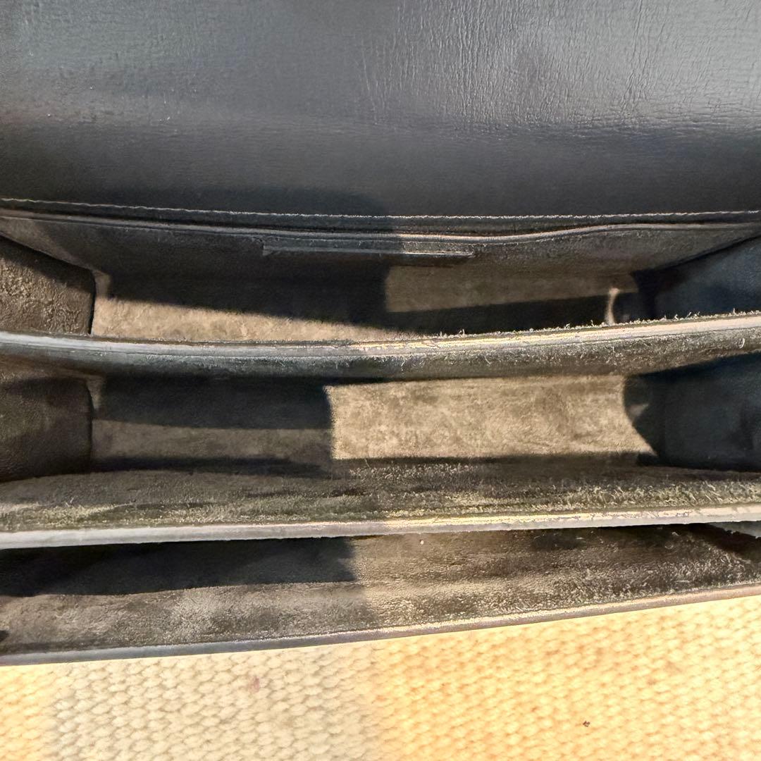 YSL ブラックレザー ショルダーバッグ