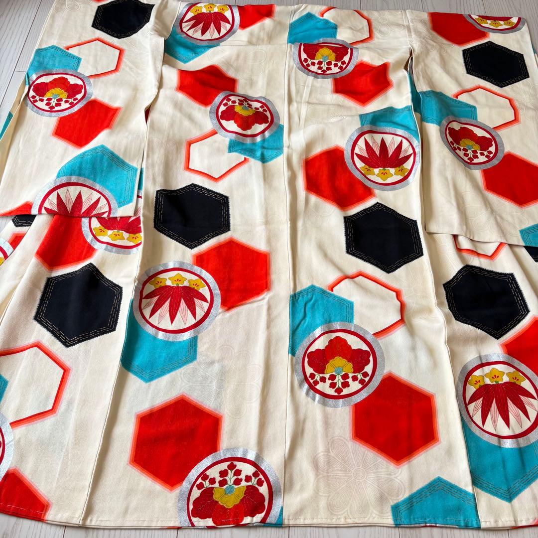 アンティーク着物　七五三 とてもオシャレな柄　7歳　リメイク