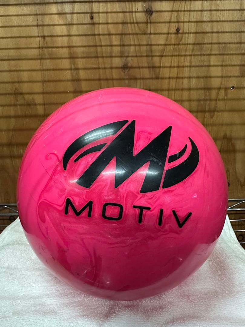 ⭐️美品⭐️ ハイパーベノム　ボウリングボール　15ポンド