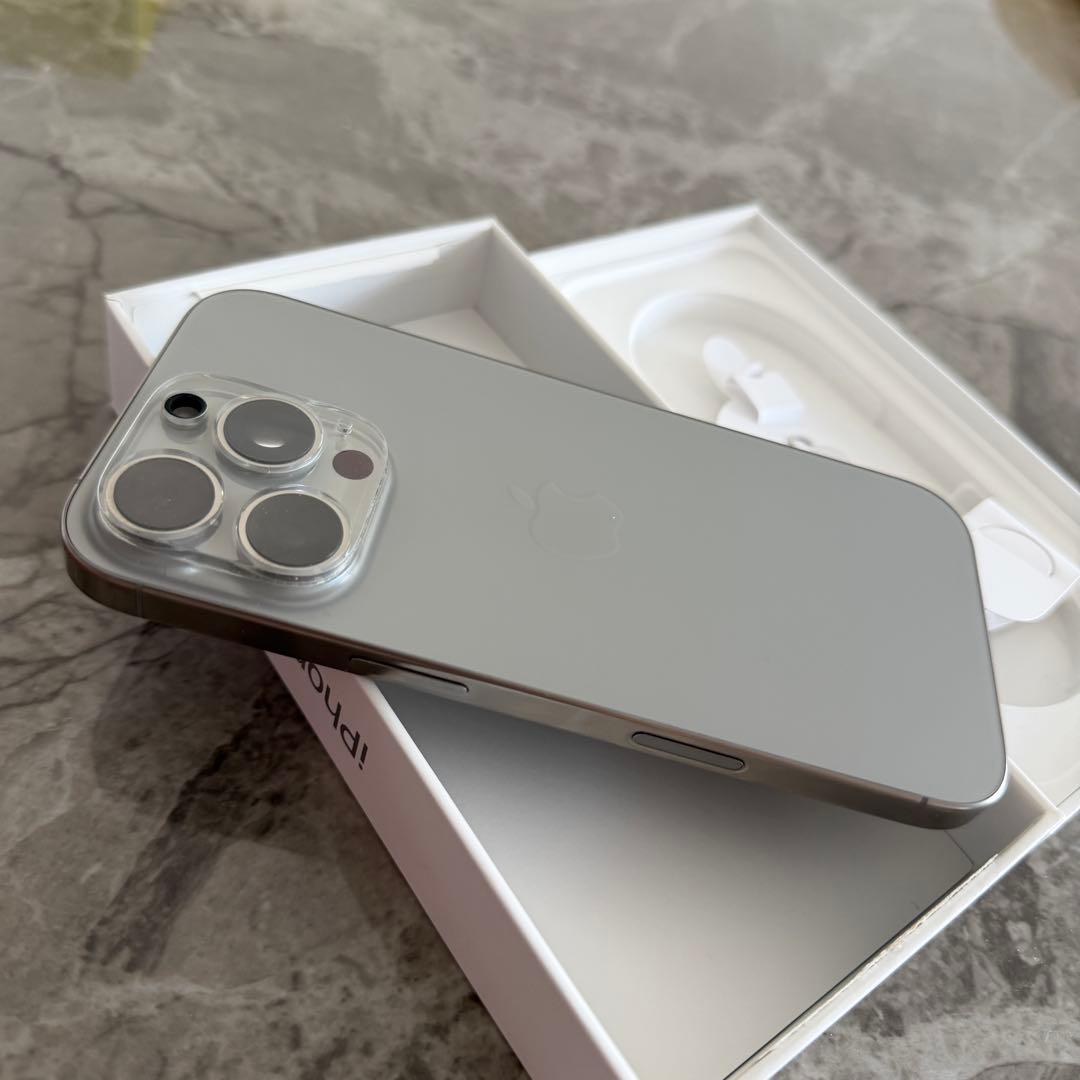 Apple iPhone 16 Pro 256GB ナチュラルチタニウム