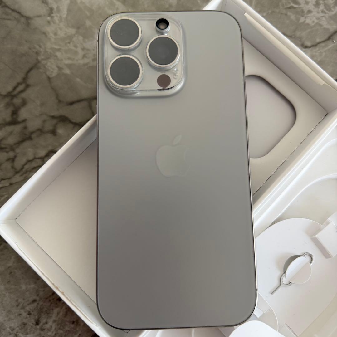 Apple iPhone 16 Pro 256GB ナチュラルチタニウム