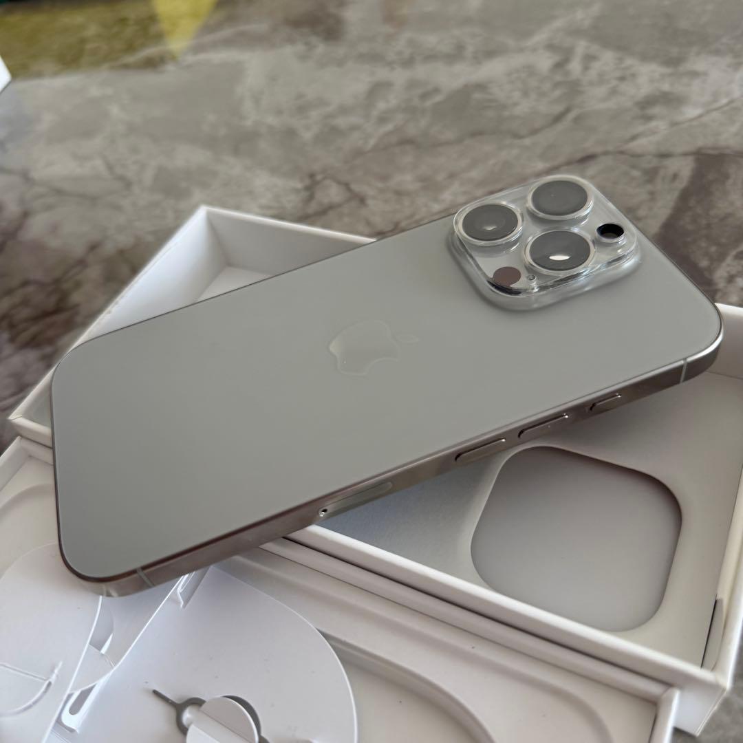 Apple iPhone 16 Pro 256GB ナチュラルチタニウム