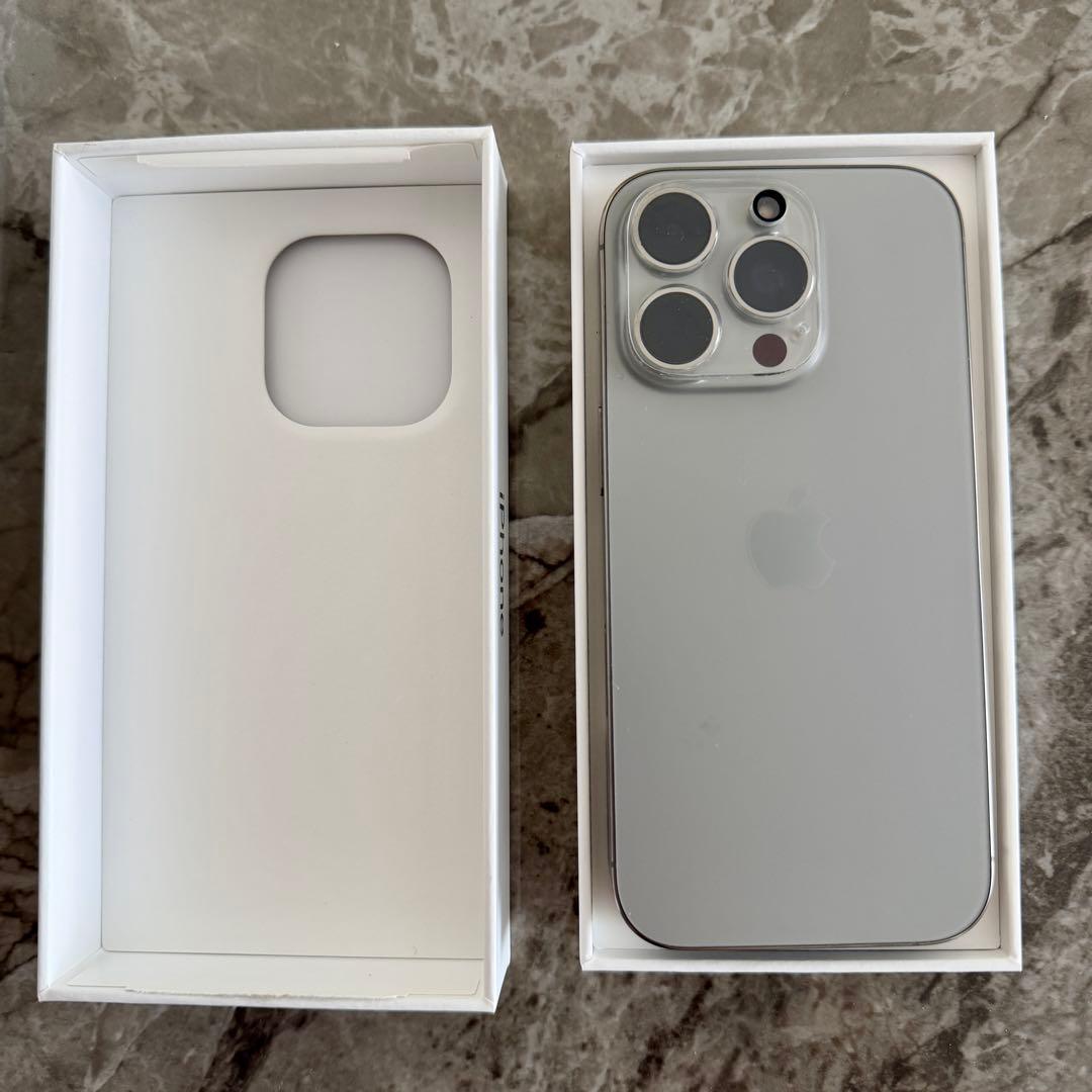 Apple iPhone 16 Pro 256GB ナチュラルチタニウム