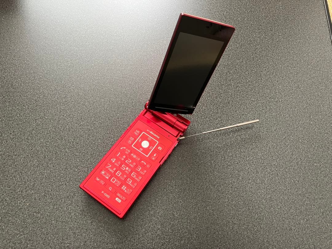 携帯電話　docomo F-02D ピンク 未使用品(ジャンク品扱い)