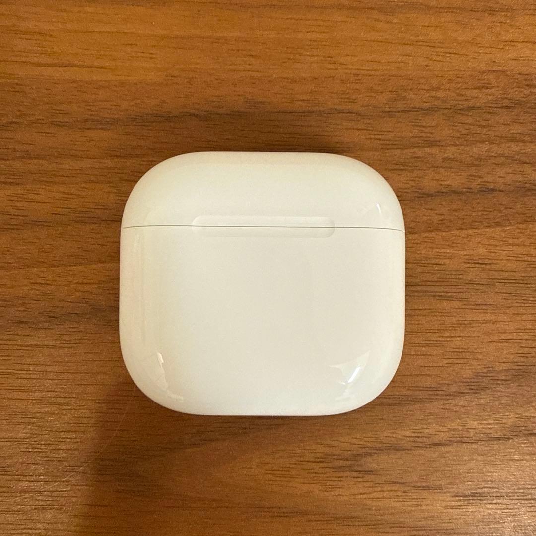 美品 AirPods4 ANC非搭載モデル 正規品