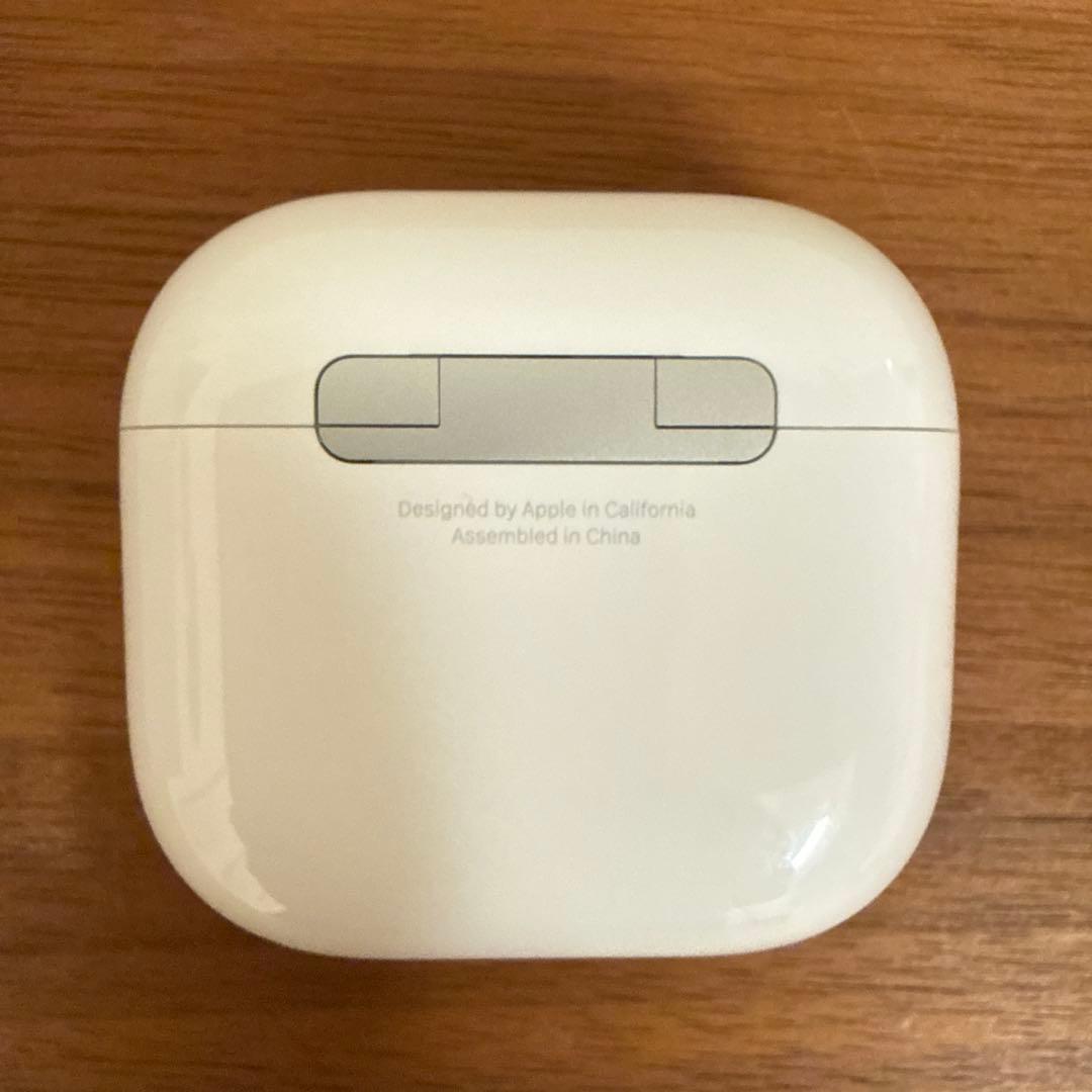 美品 AirPods4 ANC非搭載モデル 正規品