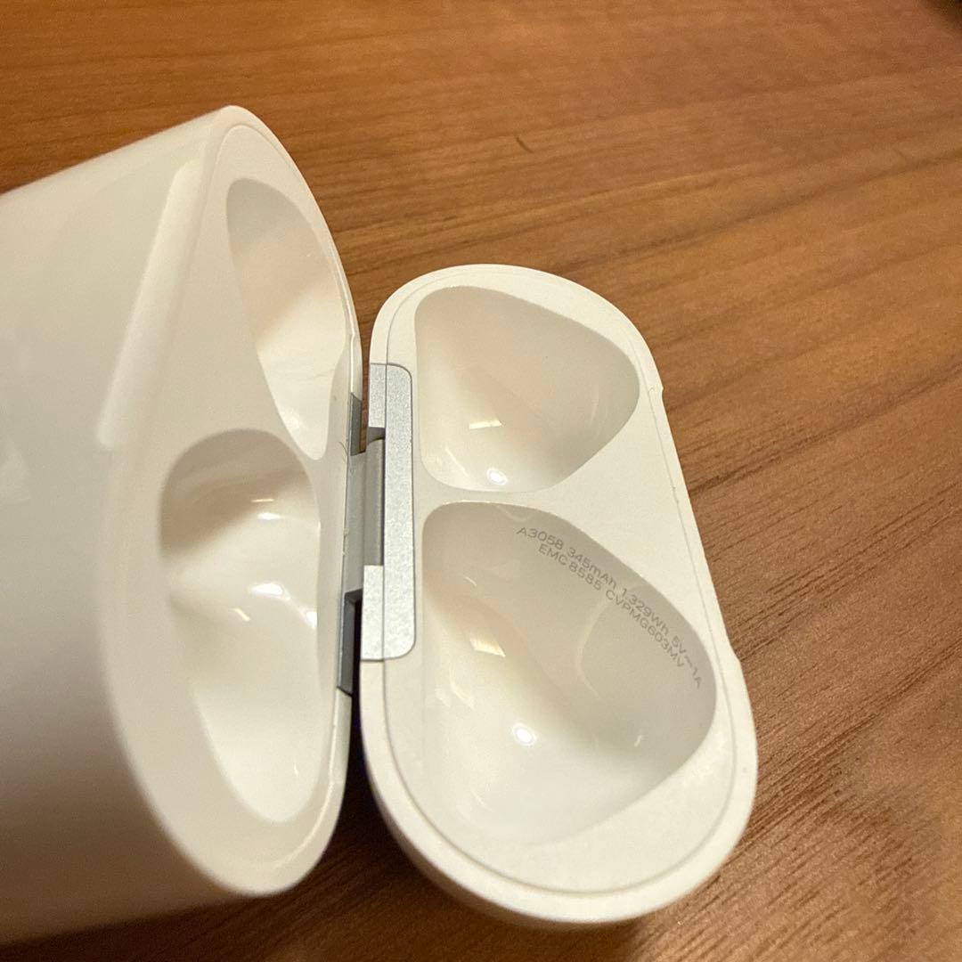 美品 AirPods4 ANC非搭載モデル 正規品