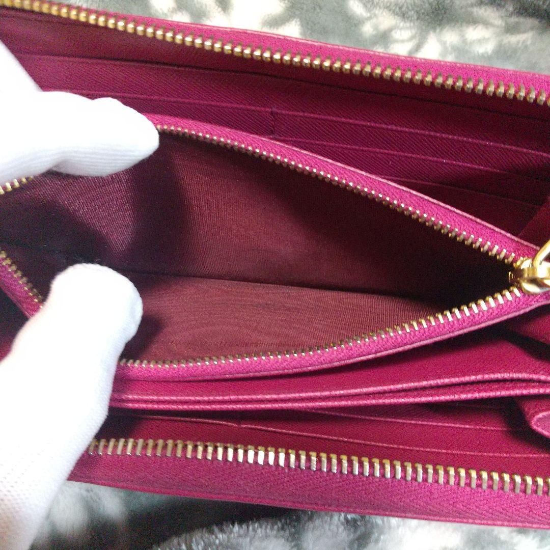 PRADA サフィアーノラウンドファスナー長財布レッド系