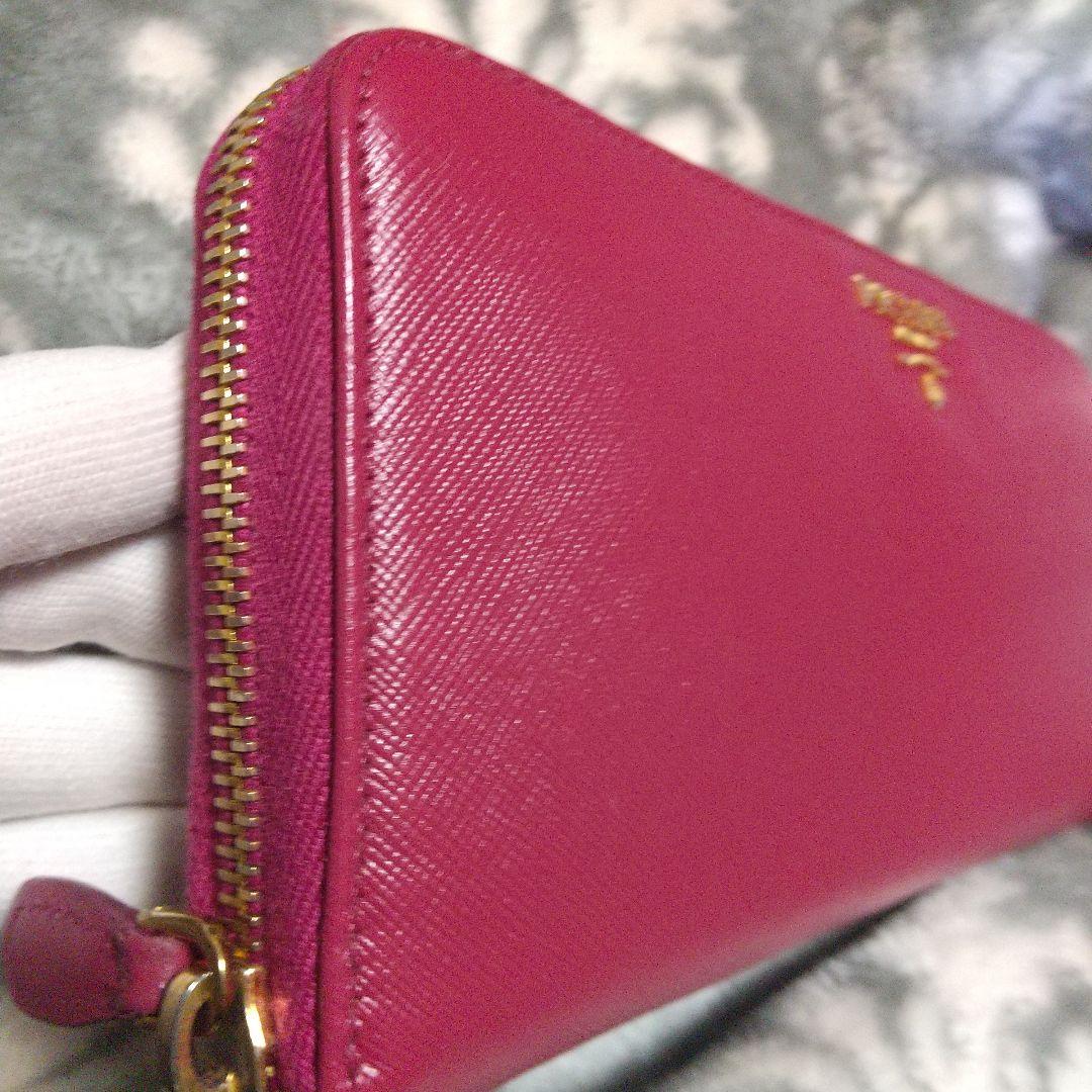 PRADA サフィアーノラウンドファスナー長財布レッド系