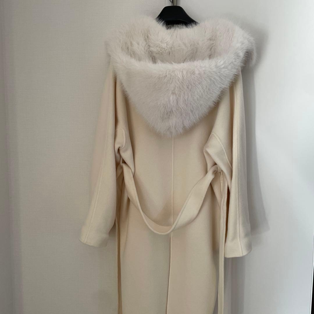 完売商品 ファー付きベージュロングコート　ESMOK