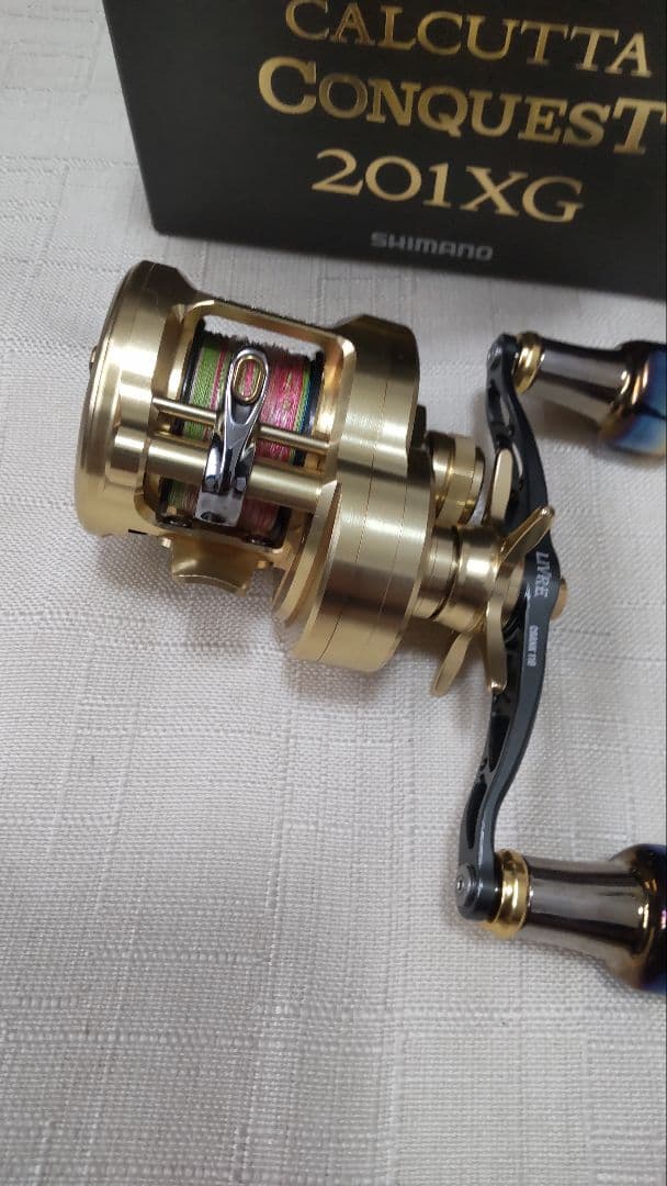 シマノ　カルカッタコンクエスト201xg リブレハンドル付き