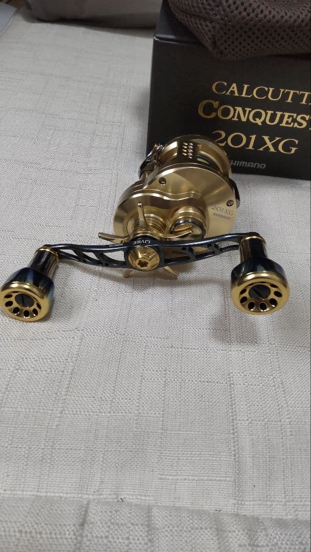 シマノ　カルカッタコンクエスト201xg リブレハンドル付き