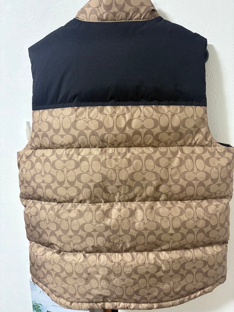 COACH ダウンベスト ベージュ　ショッパー2点付き　お値下げ可能