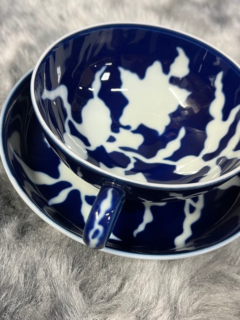 深川製磁 草花折枝 白抜紋 カップ&ソーサー 紅茶碗皿 2客 ペア