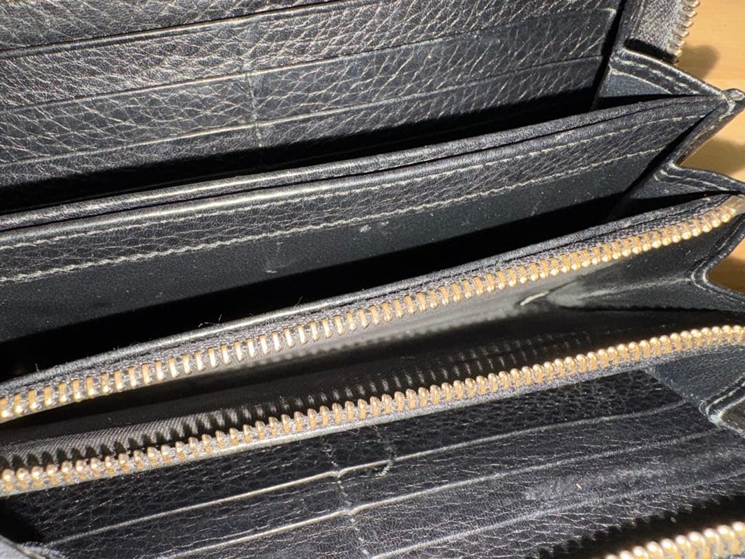 GUCCI タッセル付き 長財布