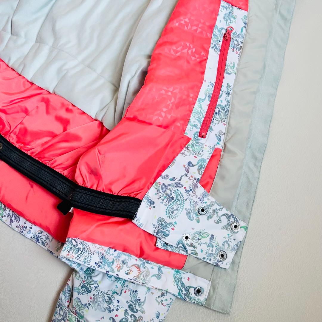 2573【美品】ROXY スノボウェア レディース ジャケット ペイズリー柄 白