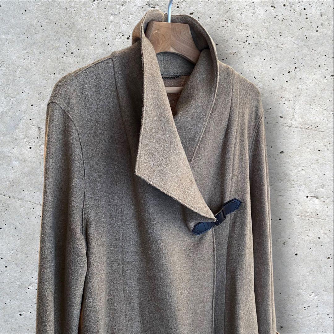 オンワード 自由区 ウール100% スタンドカラー ミドル丈コート グレージュ