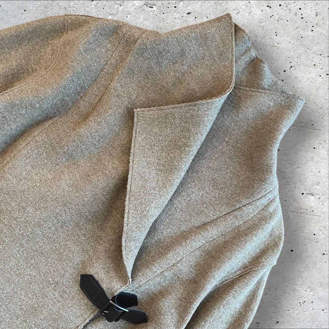 オンワード 自由区 ウール100% スタンドカラー ミドル丈コート グレージュ