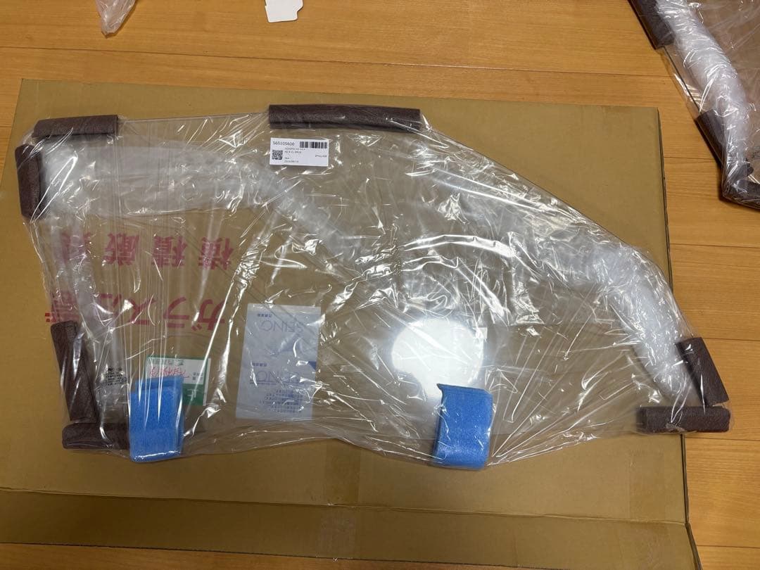 200系ハイエースドアガラス　ピュアガラス90 ブレインテック　ゴーストフィルム