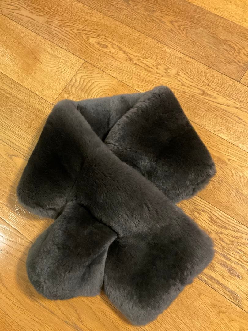 エポカのラビットファーマフラー