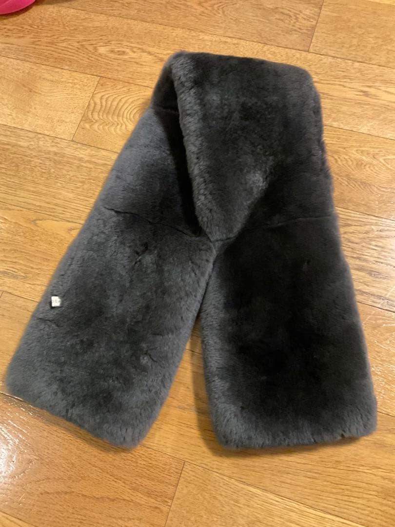 エポカのラビットファーマフラー