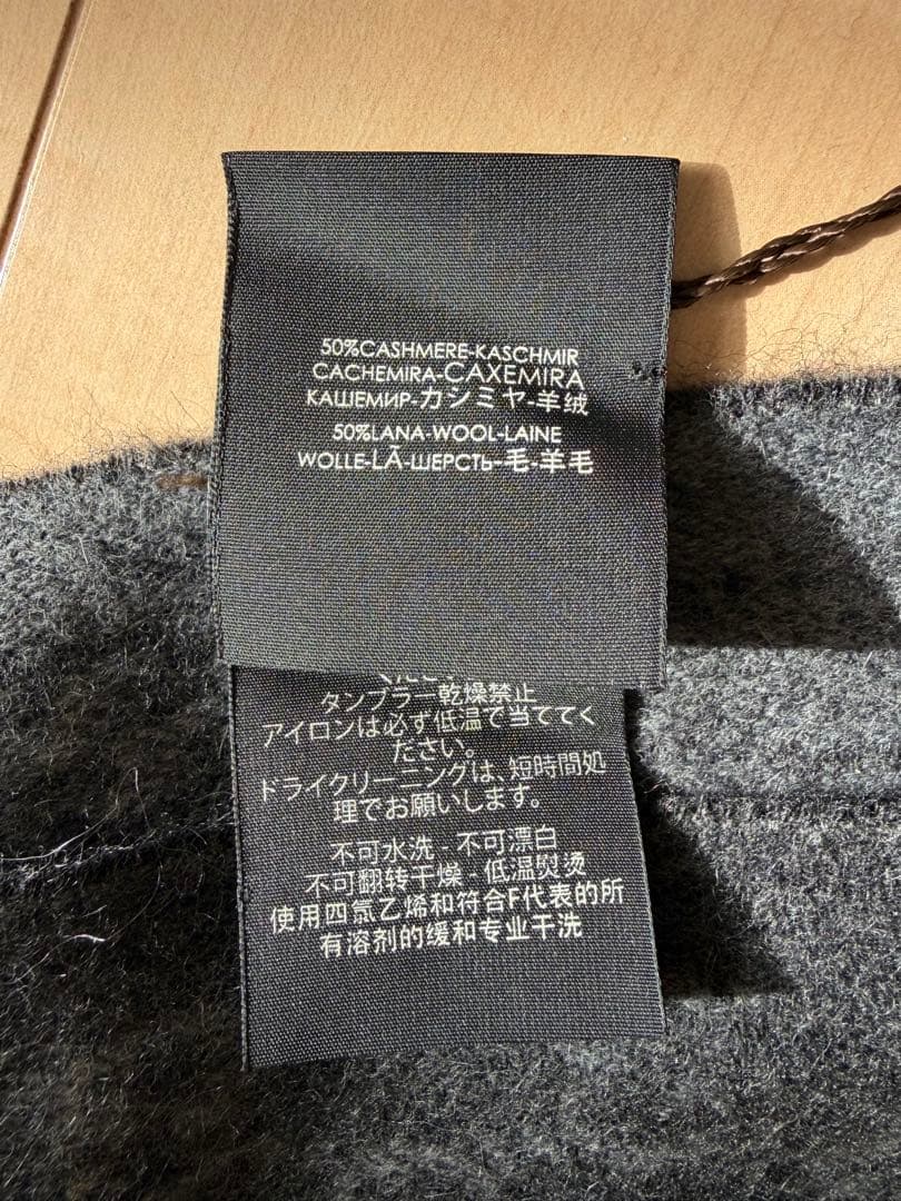 GUCCI GGロゴ柄マフラー グレー系