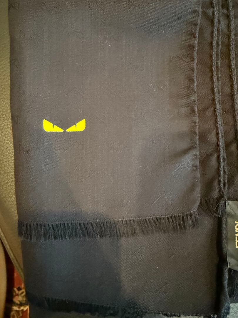 FENDI 黒 ストール イエロー刺繍