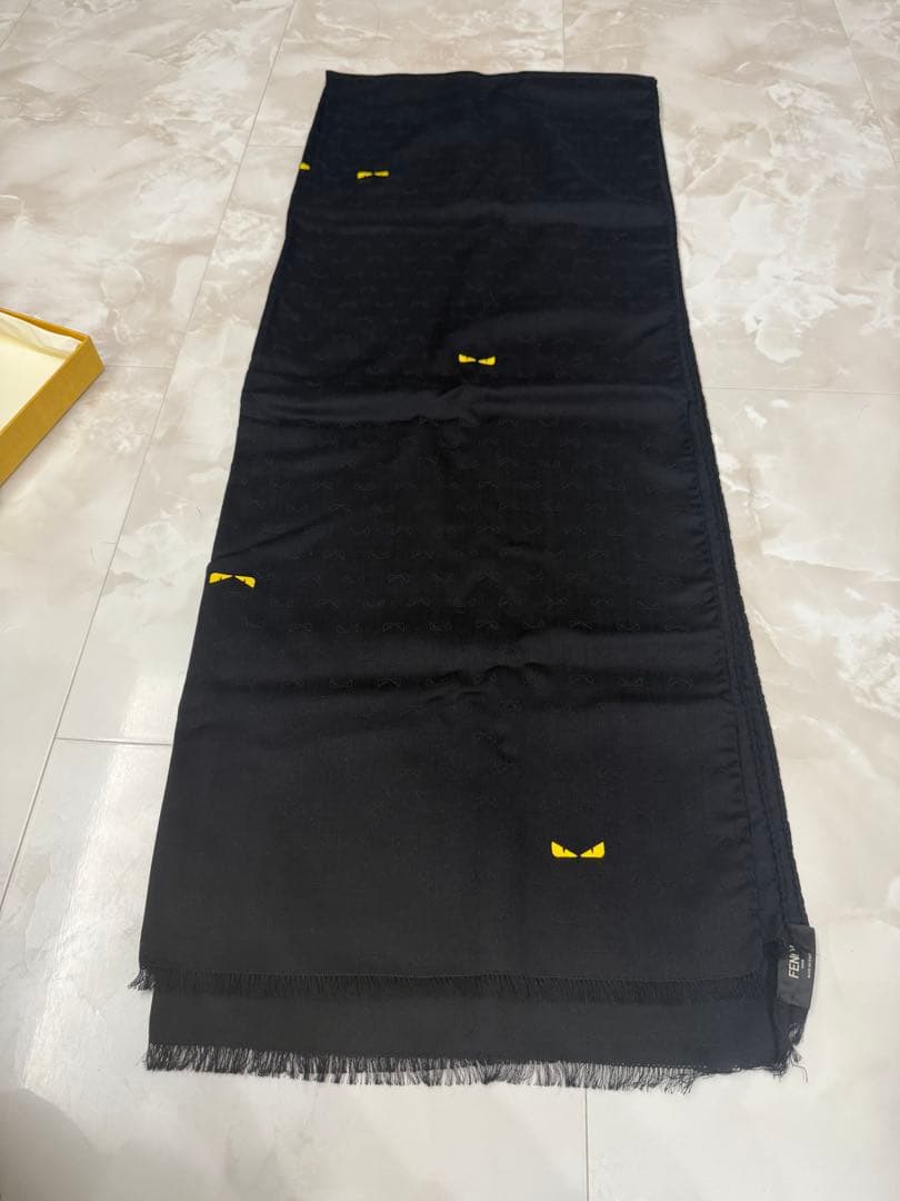 FENDI 黒 ストール イエロー刺繍