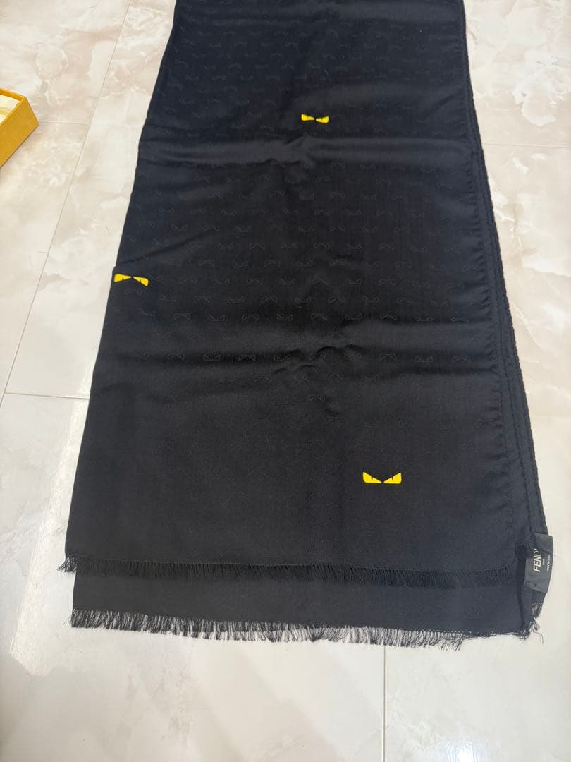 FENDI 黒 ストール イエロー刺繍